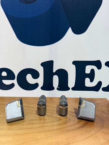 Резец Акулий Зуб CWS56